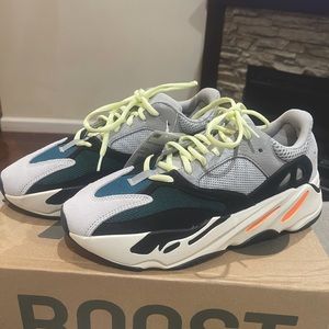 Yeezy 700 wave runner